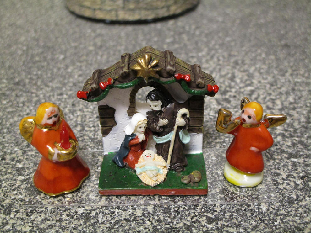 Nativity dolls with Angels