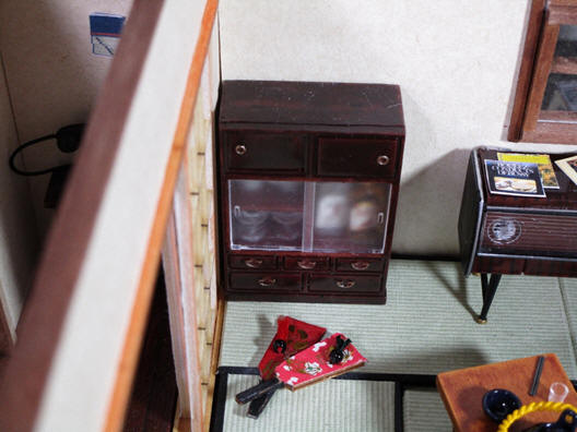 cabinet and battledore